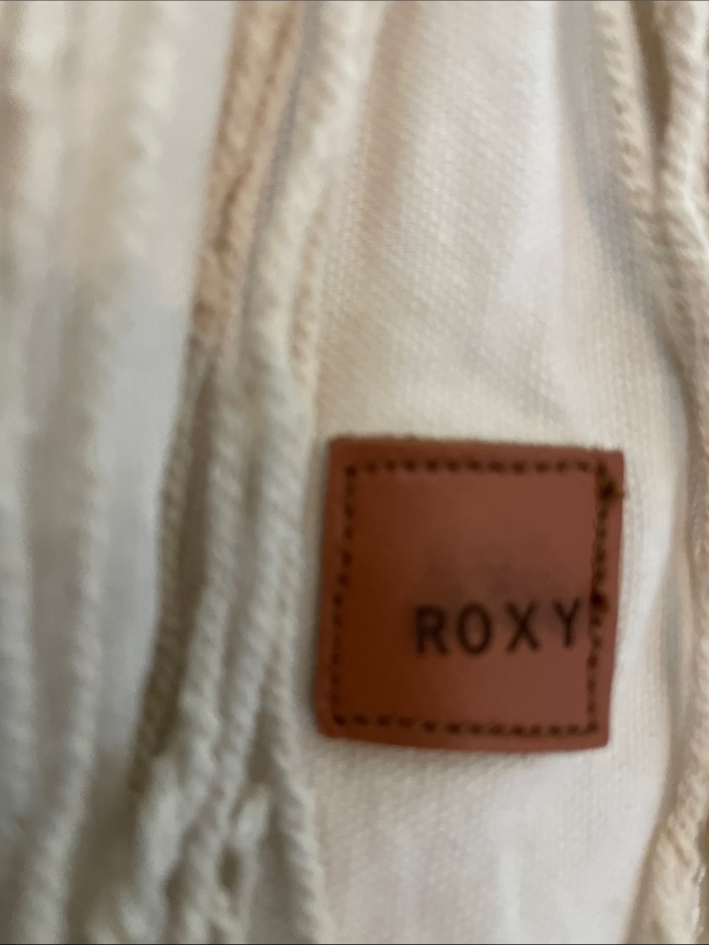 Roxy - Bohemian Macramé Fringe Handbag in Cream - Picture 3 of 9